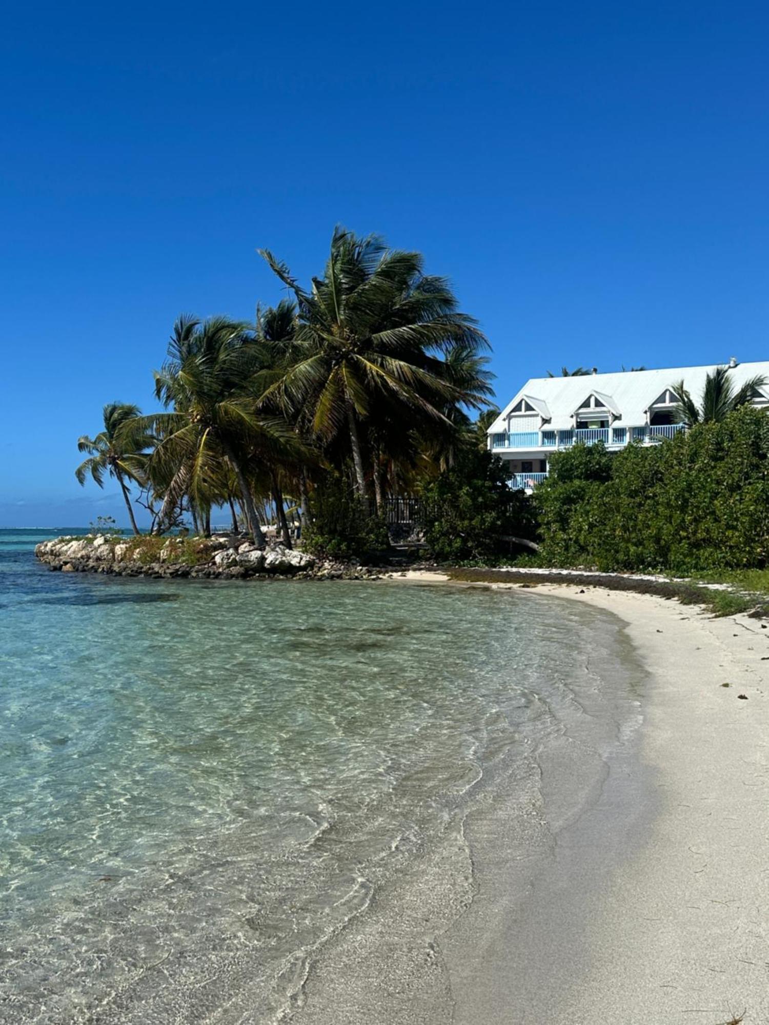 Unique : Pieds Dans L'Eau Face Au Lagon Sainte-Anne (Grande-Terre) Exterior foto